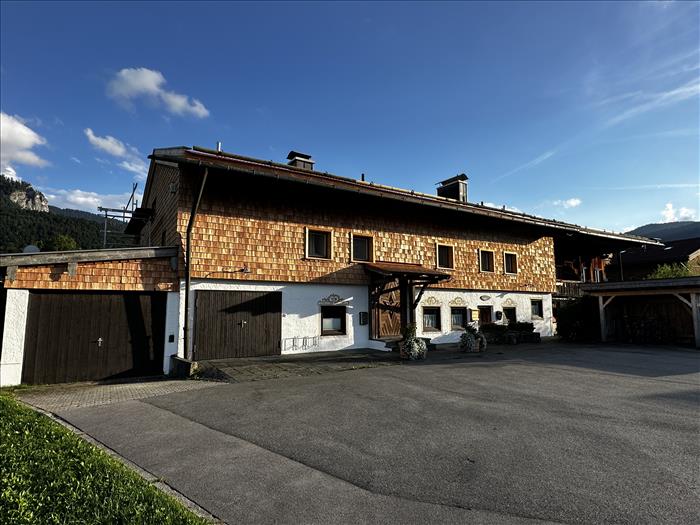 2023_Laerchenschindelfassade Gasperhof bei Kreuth am Tegernsee